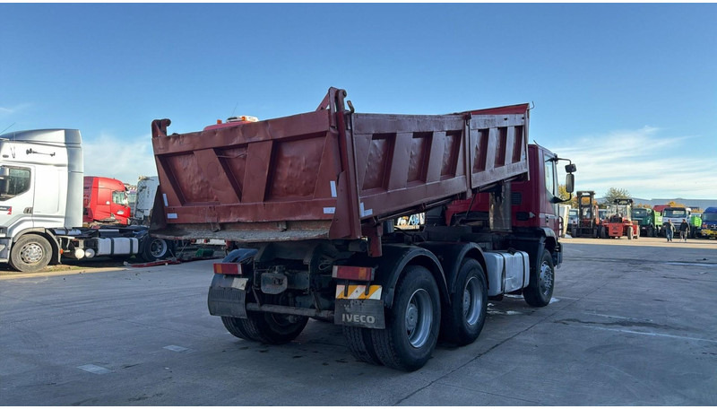 Iveco Eurotrakker 260 E 34 (POMPE MANUELLE / MANUAL PUMP / LAMES / GRAND PONT / BOITE MANUELLE) - Sklápěč: obrázek 4 Iveco Eurotrakker 260 E 34 (POMPE MANUELLE / MANUAL PUMP / LAMES / GRAND PONT / BOITE MANUELLE) - Sklápěč: obrázek 4