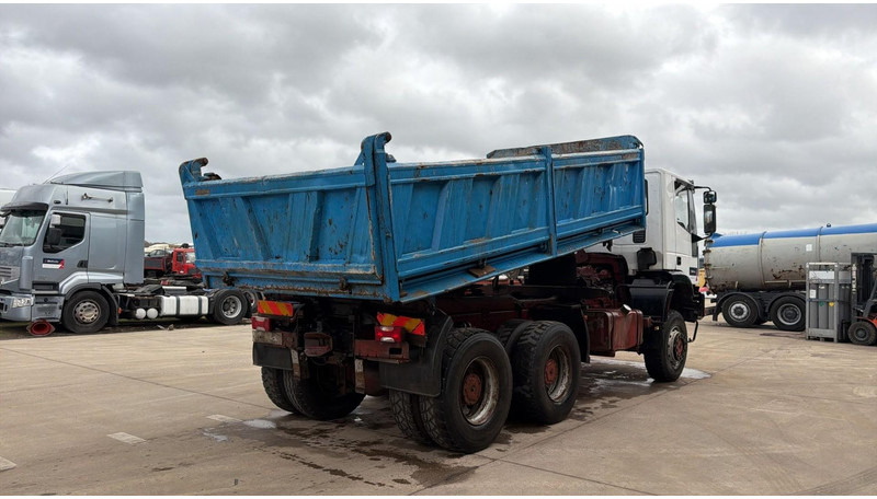 Iveco Eurotrakker 260 E 37 (6X6 / POMPE MANUELLE / MANUAL PUMP / BIG AXLE / LAMES / STEEL SUSP.) - Sklápěč: obrázek 4 Iveco Eurotrakker 260 E 37 (6X6 / POMPE MANUELLE / MANUAL PUMP / BIG AXLE / LAMES / STEEL SUSP.) - Sklápěč: obrázek 4