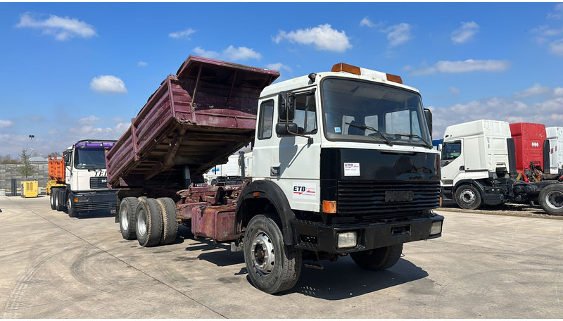 Iveco MAGIRUS 260 - 34 (LIVRAISON GRATUITE AU PORT D'ANVERS / POMPE MANUELLE) - Sklápěč: obrázek 4 Iveco MAGIRUS 260 - 34 (LIVRAISON GRATUITE AU PORT D'ANVERS / POMPE MANUELLE) - Sklápěč: obrázek 4