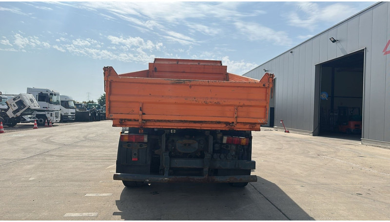 MAN 28.364 (4X4 + LIFT AXLE / 6 CYLINDERS / GOOD CONDITION / FRONT STEEL / MANUAL GEARBOX) - Sklápěč: obrázek 5 MAN 28.364 (4X4 + LIFT AXLE / 6 CYLINDERS / GOOD CONDITION / FRONT STEEL / MANUAL GEARBOX) - Sklápěč: obrázek 5