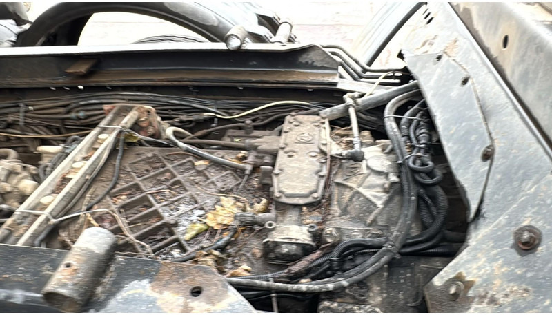 MAN 41.414 (6 CYLINDER / STEEL SUSP. / LAMES / BIG AXLE / GRAND PONT) leasing MAN 41.414 (6 CYLINDER / STEEL SUSP. / LAMES / BIG AXLE / GRAND PONT): obrázek 20 MAN 41.414 (6 CYLINDER / STEEL SUSP. / LAMES / BIG AXLE / GRAND PONT) leasing MAN 41.414 (6 CYLINDER / STEEL SUSP. / LAMES / BIG AXLE / GRAND PONT): obrázek 20