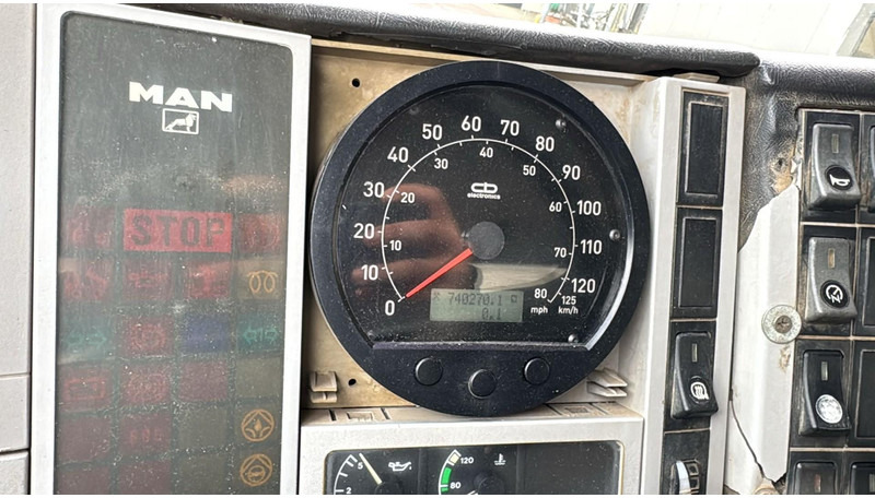 MAN 41.414 (6 CYLINDER / STEEL SUSP. / LAMES / BIG AXLE / GRAND PONT) leasing MAN 41.414 (6 CYLINDER / STEEL SUSP. / LAMES / BIG AXLE / GRAND PONT): obrázek 17 MAN 41.414 (6 CYLINDER / STEEL SUSP. / LAMES / BIG AXLE / GRAND PONT) leasing MAN 41.414 (6 CYLINDER / STEEL SUSP. / LAMES / BIG AXLE / GRAND PONT): obrázek 17