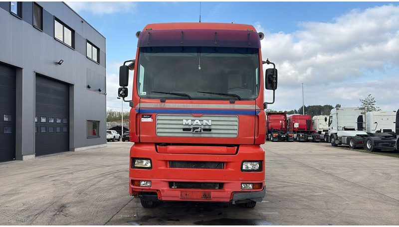 MAN TGA 18.410 (POMPE MANUELLE / MANUAL PUMP / BOITE MANUELLE / MANUAL GEARBOX) - Podvozek s kabinou: obrázek 2 MAN TGA 18.410 (POMPE MANUELLE / MANUAL PUMP / BOITE MANUELLE / MANUAL GEARBOX) - Podvozek s kabinou: obrázek 2