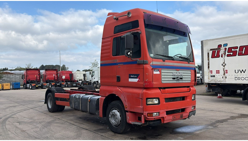 MAN TGA 18.410 (POMPE MANUELLE / MANUAL PUMP / BOITE MANUELLE / MANUAL GEARBOX) - Podvozek s kabinou: obrázek 3 MAN TGA 18.410 (POMPE MANUELLE / MANUAL PUMP / BOITE MANUELLE / MANUAL GEARBOX) - Podvozek s kabinou: obrázek 3