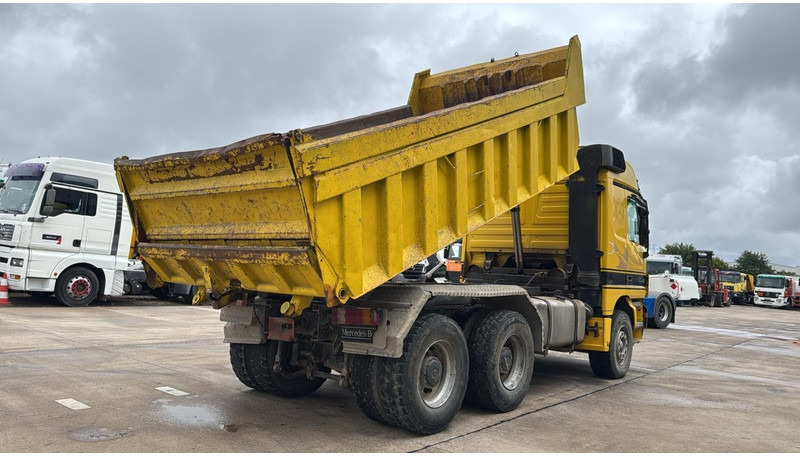 Mercedes-Benz ACTROS 2640 (EPS / LAMES / GRAND PONT / 6X4 / 3 PEDALES) - Sklápěč: obrázek 4 Mercedes-Benz ACTROS 2640 (EPS / LAMES / GRAND PONT / 6X4 / 3 PEDALES) - Sklápěč: obrázek 4