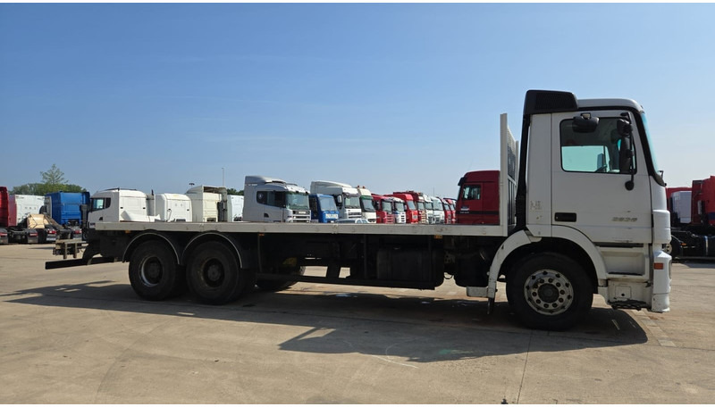 Mercedes-Benz Actros 2636 (6X4 / LAMES / GRAND PONT / MP2 / STEEL SUSP. / BOITE MANUELLE / MANUAL GEARBOX / 9M CHASSIS !!!) - Nákladní automobil valníkový/ Plošinový: obrázek 4 Mercedes-Benz Actros 2636 (6X4 / LAMES / GRAND PONT / MP2 / STEEL SUSP. / BOITE MANUELLE / MANUAL GEARBOX / 9M CHASSIS !!!) - Nákladní automobil valníkový/ Plošinový: obrázek 4