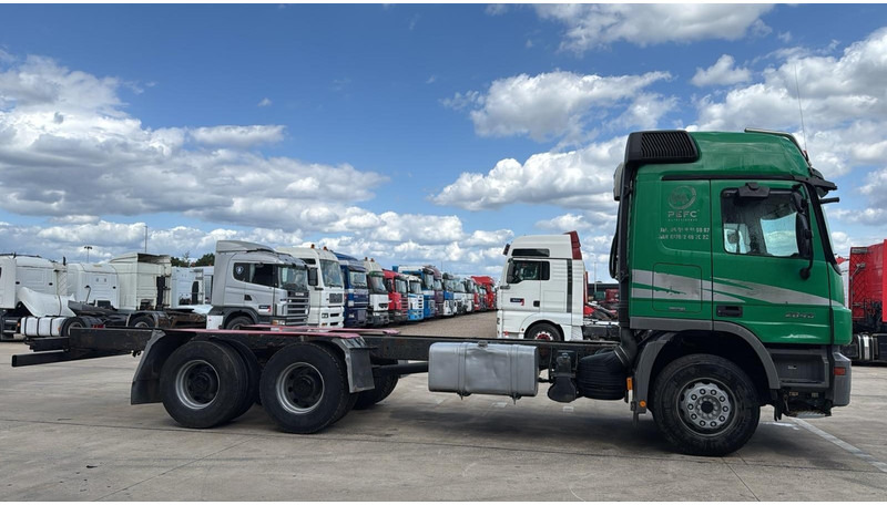 Mercedes-Benz Actros 2646 (LAMES / V6 / GRAND PONT / STEEL SUSP / MP3 / BOITE MANUELLE) - Podvozek s kabinou: obrázek 3 Mercedes-Benz Actros 2646 (LAMES / V6 / GRAND PONT / STEEL SUSP / MP3 / BOITE MANUELLE) - Podvozek s kabinou: obrázek 3