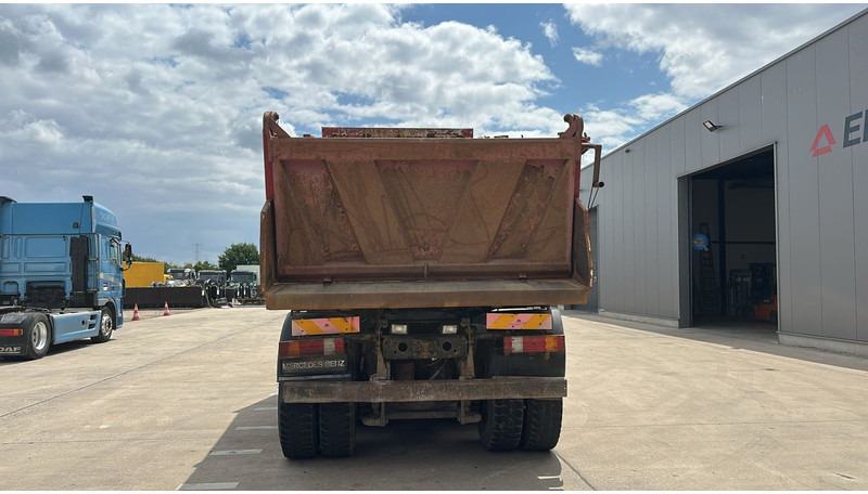 Mercedes-Benz Actros 4143 (8X6 / LAMES / EPS / V6 / GRAND PONT / BIG AXLE / 3 PEDALES) - Sklápěč: obrázek 4 Mercedes-Benz Actros 4143 (8X6 / LAMES / EPS / V6 / GRAND PONT / BIG AXLE / 3 PEDALES) - Sklápěč: obrázek 4
