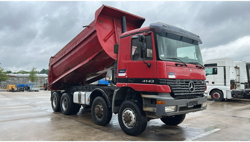 Mercedes-Benz Actros 4143 (BOITE MANUELLE / 8X8 / MANUAL GEARBOX / LAMES / GRAND PONT / BIG AXLE) - Sklápěč: obrázek 3 Mercedes-Benz Actros 4143 (BOITE MANUELLE / 8X8 / MANUAL GEARBOX / LAMES / GRAND PONT / BIG AXLE) - Sklápěč: obrázek 3