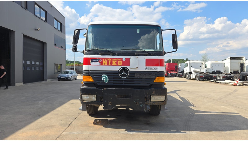 Mercedes-Benz Atego 1823 (BIG AXLE / STEEL SUSP. / LAMES / BOITE MANUELLE / MANUAL GETRIEBE) - Kontejnérový podvozek/ Výměnná nástavba: obrázek 2 Mercedes-Benz Atego 1823 (BIG AXLE / STEEL SUSP. / LAMES / BOITE MANUELLE / MANUAL GETRIEBE) - Kontejnérový podvozek/ Výměnná nástavba: obrázek 2