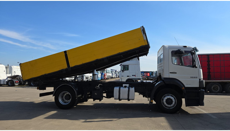 Mercedes-Benz Atego 1823 (BOITE MANUELLE / MANUAL GEARBOX) - Sklápěč: obrázek 4 Mercedes-Benz Atego 1823 (BOITE MANUELLE / MANUAL GEARBOX) - Sklápěč: obrázek 4