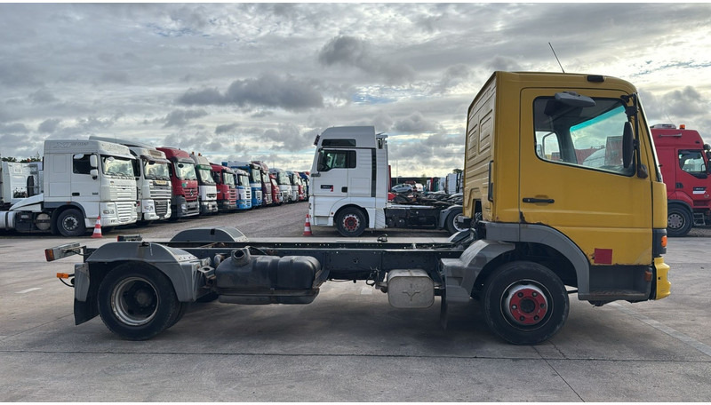 Mercedes-Benz Atego 815 (BOITE MANUELLE / MANUAL GEARBOX) - Podvozek s kabinou: obrázek 3 Mercedes-Benz Atego 815 (BOITE MANUELLE / MANUAL GEARBOX) - Podvozek s kabinou: obrázek 3
