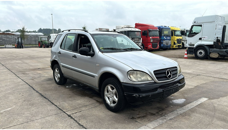 Mercedes-Benz M-Klasse ML 270 CDI - SUV: obrázek 3 Mercedes-Benz M-Klasse ML 270 CDI - SUV: obrázek 3