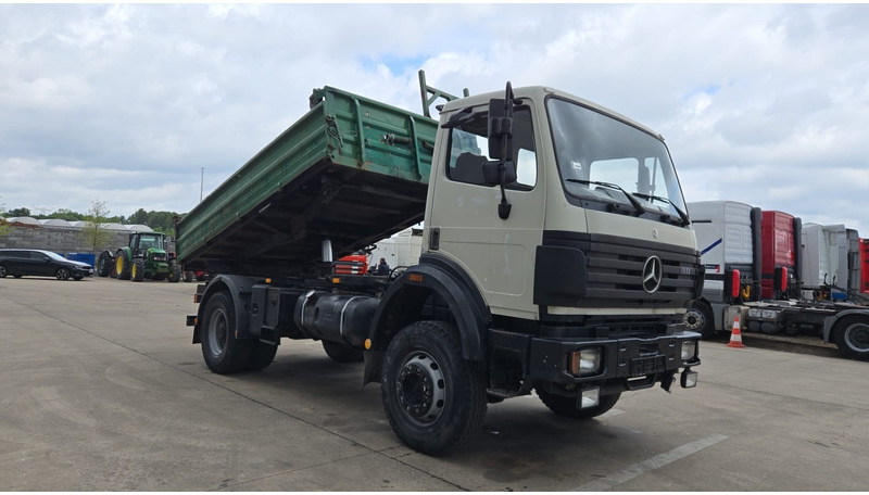 Mercedes-Benz SK 1824 (V6 / 4X4 / GRAND PONT / LAMES / PROPRE / BOITE MANUELLE) - Sklápěč: obrázek 2 Mercedes-Benz SK 1824 (V6 / 4X4 / GRAND PONT / LAMES / PROPRE / BOITE MANUELLE) - Sklápěč: obrázek 2