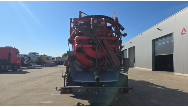 Mercedes-Benz SK 2435 (15.000 L / V8 AVEC 2X TURBO / BOITE MANUELLE / TRES BONNE ETAT / GRAND PONT) - Čistič odpadových jam: obrázek 5 Mercedes-Benz SK 2435 (15.000 L / V8 AVEC 2X TURBO / BOITE MANUELLE / TRES BONNE ETAT / GRAND PONT) - Čistič odpadových jam: obrázek 5