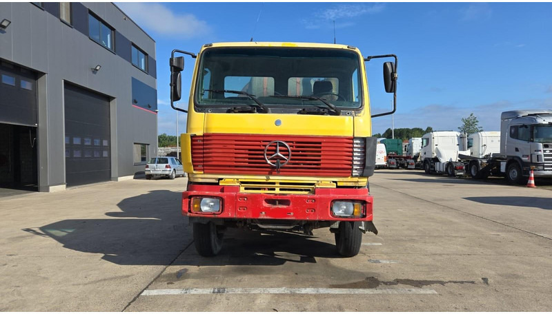 Mercedes-Benz SK 2527 (MALAXEUR / MIXER / POSSIBLE COMME CHASSIS / 6X4 / LAMES / GRAND PONT) - Autodomíchávač: obrázek 2 Mercedes-Benz SK 2527 (MALAXEUR / MIXER / POSSIBLE COMME CHASSIS / 6X4 / LAMES / GRAND PONT) - Autodomíchávač: obrázek 2