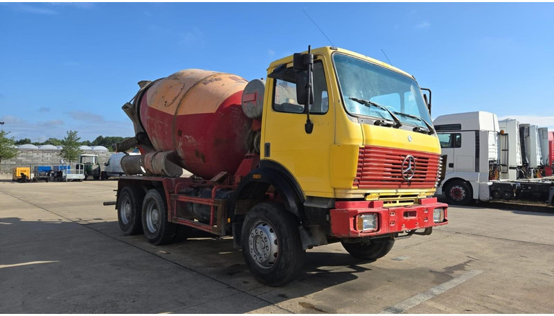 Mercedes-Benz SK 2527 (MALAXEUR / MIXER / POSSIBLE COMME CHASSIS / 6X4 / LAMES / GRAND PONT) - Autodomíchávač: obrázek 5 Mercedes-Benz SK 2527 (MALAXEUR / MIXER / POSSIBLE COMME CHASSIS / 6X4 / LAMES / GRAND PONT) - Autodomíchávač: obrázek 5