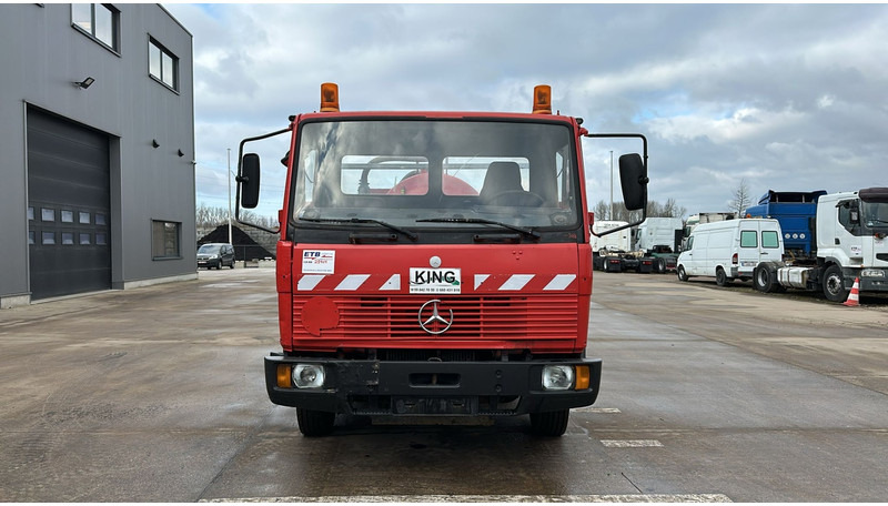 Mercedes-Benz SK 814 (VIDANGEUR / VACUUM / AUXILAIRY / SPER / STEEL SUSP. / LAMES) - Čistič odpadových jam: obrázek 2 Mercedes-Benz SK 814 (VIDANGEUR / VACUUM / AUXILAIRY / SPER / STEEL SUSP. / LAMES) - Čistič odpadových jam: obrázek 2