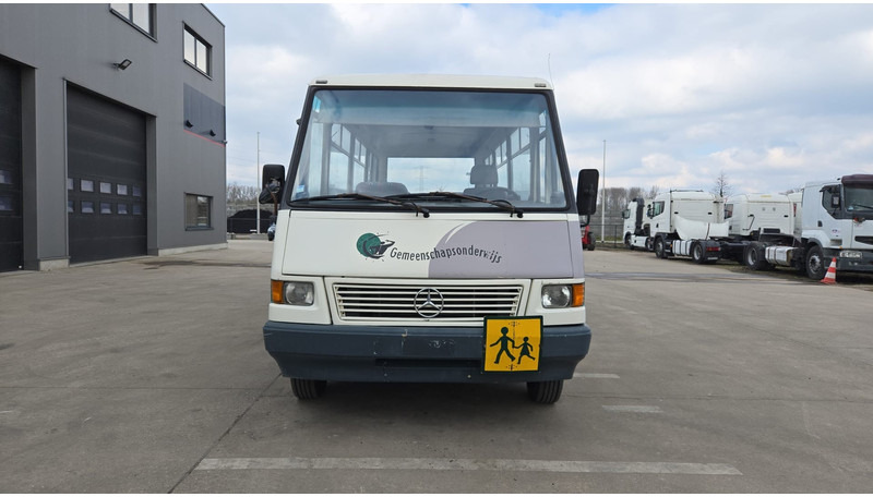Mercedes-Benz Vario 614 (BELGIAN BUS / 34 SEATS / MANUAL PUMP / LAMES / STEEL SUSP.) - Městský autobus: obrázek 3 Mercedes-Benz Vario 614 (BELGIAN BUS / 34 SEATS / MANUAL PUMP / LAMES / STEEL SUSP.) - Městský autobus: obrázek 3