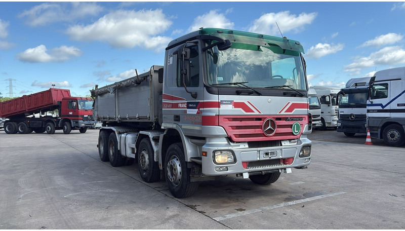 Mercedes-Benz actros 3241 (8X4 / LAMES / GRAND PONT / GRAND BENNE / TRES BONNE ETAT) - Sklápěč: obrázek 3 Mercedes-Benz actros 3241 (8X4 / LAMES / GRAND PONT / GRAND BENNE / TRES BONNE ETAT) - Sklápěč: obrázek 3