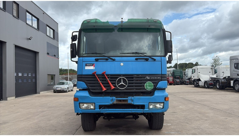 Mercedes-Benz actros 3340 (6X6 / BOITE MANUELLE /MANUAL GEARBOX / 3 PONTS / V6 / MP1) - Sklápěč: obrázek 2 Mercedes-Benz actros 3340 (6X6 / BOITE MANUELLE /MANUAL GEARBOX / 3 PONTS / V6 / MP1) - Sklápěč: obrázek 2