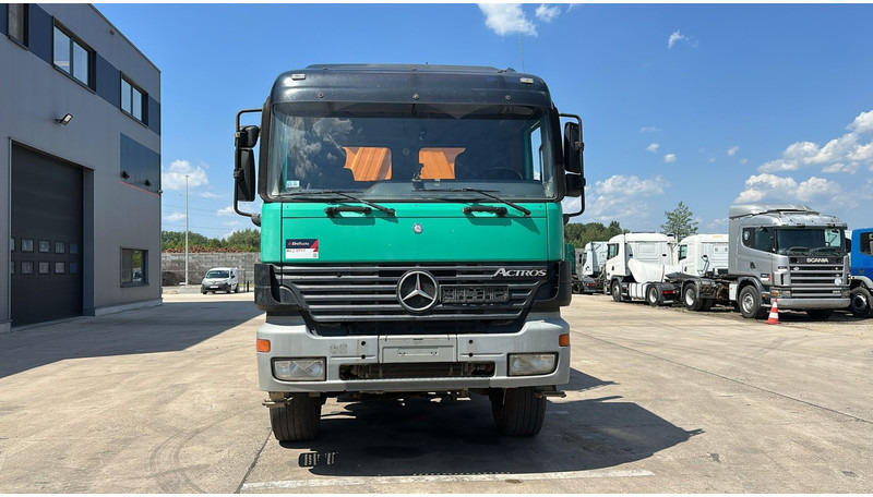 Mercedes-Benz actros 3340 (EPS / 6X6 / 3 PEDALES / LAMES / GRAND PONT / BIG AXLE / TRES PROPRE) - Sklápěč: obrázek 2 Mercedes-Benz actros 3340 (EPS / 6X6 / 3 PEDALES / LAMES / GRAND PONT / BIG AXLE / TRES PROPRE) - Sklápěč: obrázek 2