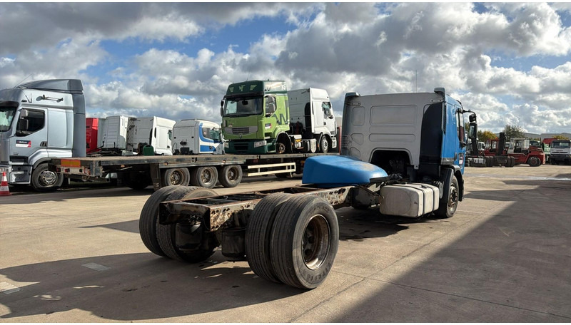 Renault Premium 320 (BOITE MANUELLE / MANUAL GEARBOX) - Podvozek s kabinou: obrázek 4 Renault Premium 320 (BOITE MANUELLE / MANUAL GEARBOX) - Podvozek s kabinou: obrázek 4