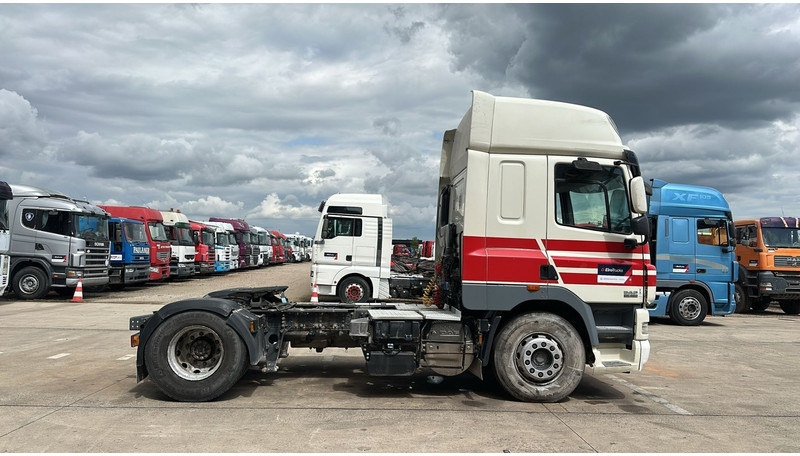 DAF 85 CF 460 (BOITE MANUELLE / MANUAL GEARBOX / GOOD CONDITION / BONNE ETAT) - Tahač: obrázek 4 DAF 85 CF 460 (BOITE MANUELLE / MANUAL GEARBOX / GOOD CONDITION / BONNE ETAT) - Tahač: obrázek 4