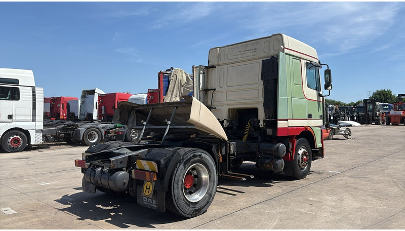 DAF XF 95.430 (EURO 3 / BOITE MANUELLE / MANUAL GEARBOX) - Tahač: obrázek 5 DAF XF 95.430 (EURO 3 / BOITE MANUELLE / MANUAL GEARBOX) - Tahač: obrázek 5