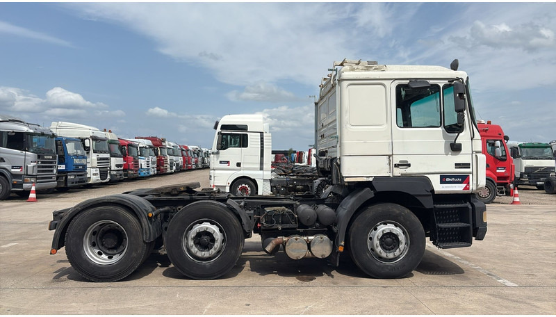 MAN 25.403 (6X2 / 6 CYLINDER / EURO 2 / MANUAL GEARBOX / 8 TYRES) - Tahač: obrázek 3 MAN 25.403 (6X2 / 6 CYLINDER / EURO 2 / MANUAL GEARBOX / 8 TYRES) - Tahač: obrázek 3