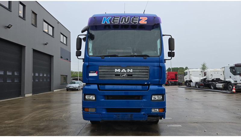 MAN TGA 18.410 (864.000 KM / MANUAL PUMP / MANUAL GEARBOX / RETARDER / POMPE MANUELLE) - Tahač: obrázek 2 MAN TGA 18.410 (864.000 KM / MANUAL PUMP / MANUAL GEARBOX / RETARDER / POMPE MANUELLE) - Tahač: obrázek 2