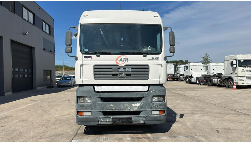 MAN TGA 18.430 (BOITE MANUELLE / MANUAL GEARBOX) - Tahač: obrázek 2 MAN TGA 18.430 (BOITE MANUELLE / MANUAL GEARBOX) - Tahač: obrázek 2