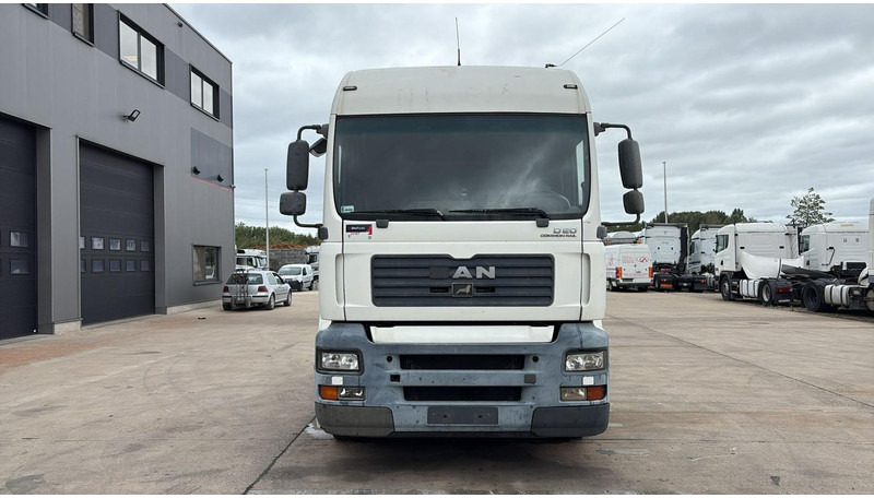 MAN TGA 18.430 (PTO / POMPE HYDRAULIQUE / MANUAL GEARBOX / BOITE MANUELLE / HYDRAULIC PUMP) - Tahač: obrázek 4 MAN TGA 18.430 (PTO / POMPE HYDRAULIQUE / MANUAL GEARBOX / BOITE MANUELLE / HYDRAULIC PUMP) - Tahač: obrázek 4