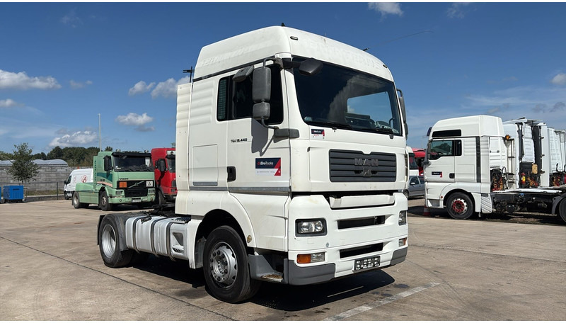 MAN TGA 18.440 (BOITE MANUELLE / MANUAL GEARBOX) - Tahač: obrázek 5 MAN TGA 18.440 (BOITE MANUELLE / MANUAL GEARBOX) - Tahač: obrázek 5