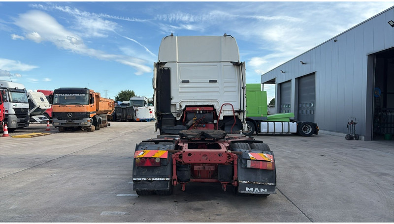 MAN TGA 18.480 (POMPE MANUELLE / MANUAL PUMP / MANUAL GEARBOX / BOITE MANUELLE) - Tahač: obrázek 5 MAN TGA 18.480 (POMPE MANUELLE / MANUAL PUMP / MANUAL GEARBOX / BOITE MANUELLE) - Tahač: obrázek 5