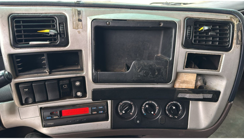 Tahač Renault AE 440 Magnum E-tech (BOITE MANUELLE / MANUAL GEARBOX): obrázek 19