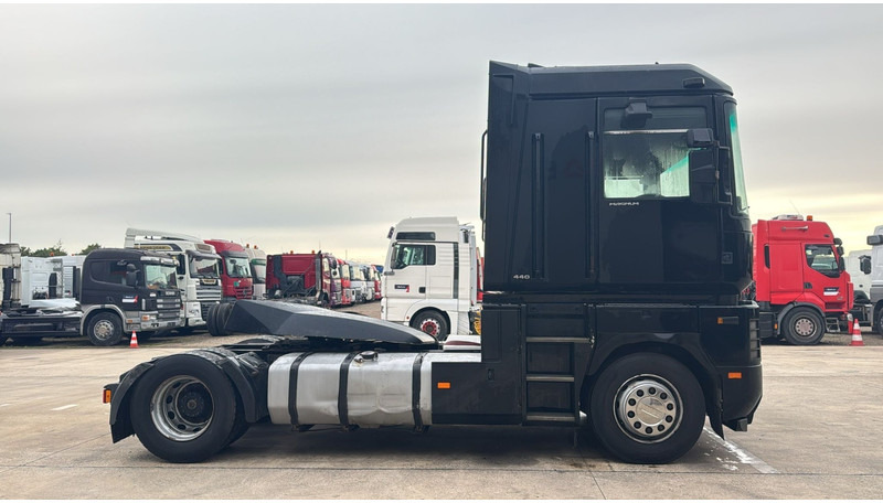 Renault AE 440 Magnum E-tech (BOITE MANUELLE / MANUAL GEARBOX) - Tahač: obrázek 4 Renault AE 440 Magnum E-tech (BOITE MANUELLE / MANUAL GEARBOX) - Tahač: obrázek 4