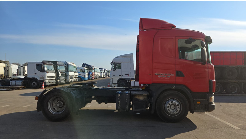 Scania 114 - 380 (PTO / HYDRAULIC PUMP / MANUAL GEARBOX / BOITE MANUELLE / LOW CAB) - Tahač: obrázek 4 Scania 114 - 380 (PTO / HYDRAULIC PUMP / MANUAL GEARBOX / BOITE MANUELLE / LOW CAB) - Tahač: obrázek 4