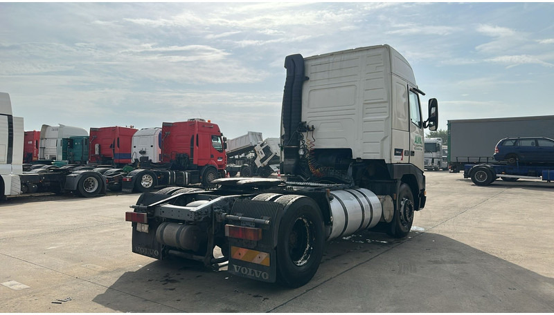 Volvo FH 12.380 (BOITE MANUELLE / MANUAL GEARBOX / EURO 2 / PTO) - Tahač: obrázek 4 Volvo FH 12.380 (BOITE MANUELLE / MANUAL GEARBOX / EURO 2 / PTO) - Tahač: obrázek 4