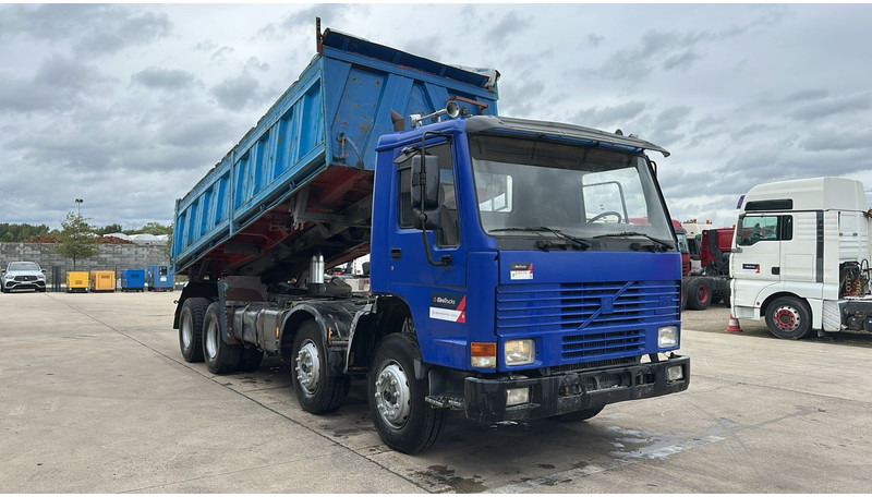 Volvo FL 12.380 (8X4 /STEEL SUSP. / BOITE MANUELLE / MANUAL GEARBOX) - Sklápěč: obrázek 3 Volvo FL 12.380 (8X4 /STEEL SUSP. / BOITE MANUELLE / MANUAL GEARBOX) - Sklápěč: obrázek 3