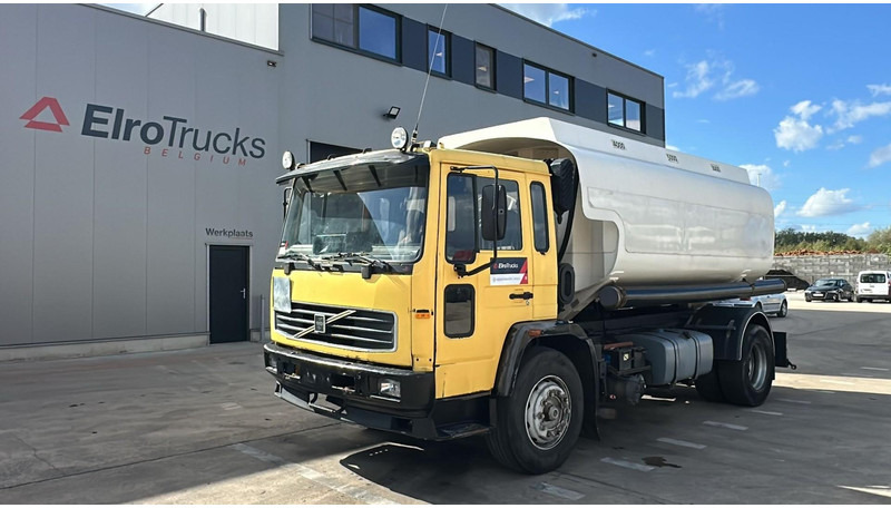 Volvo FL 6-18 (12400 LITERS / 3 COMPARTIMENTS / EURO 2 / STEEL SUSP. / LAMES) - Cisternové vozidlo: obrázek 1 Volvo FL 6-18 (12400 LITERS / 3 COMPARTIMENTS / EURO 2 / STEEL SUSP. / LAMES) - Cisternové vozidlo: obrázek 1