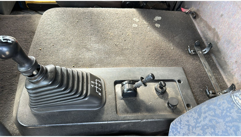 Cisternové vozidlo Volvo FL 6-18 (12400 LITERS / 3 COMPARTIMENTS / EURO 2 / STEEL SUSP. / LAMES): obrázek 15
