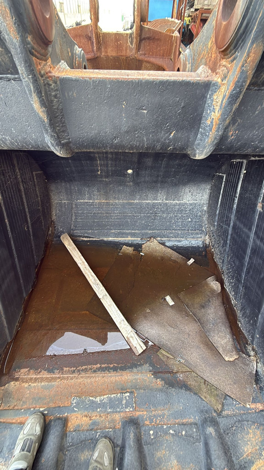 HITACHI ZX520/530 Cheap Second Hand Bucket - Lžíce na bagr: obrázek 4 HITACHI ZX520/530 Cheap Second Hand Bucket - Lžíce na bagr: obrázek 4