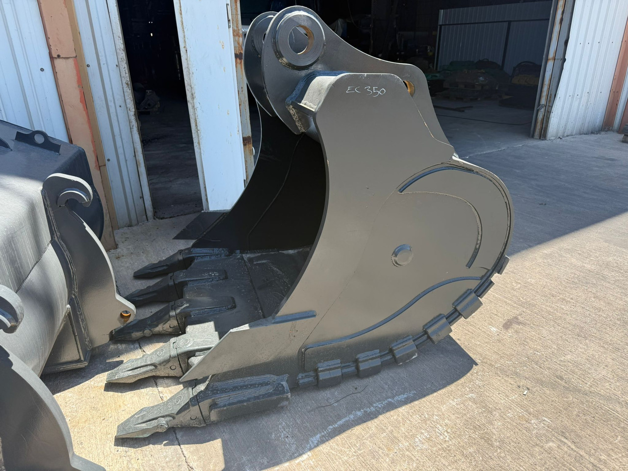 Volvo EC350 Rock Bucket - Lžíce na bagr: obrázek 1 Volvo EC350 Rock Bucket - Lžíce na bagr: obrázek 1