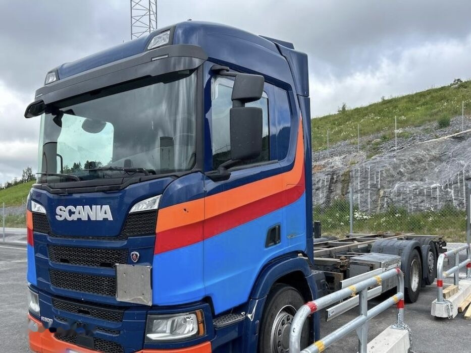 Scania R520 - Podvozek s kabinou: obrázek 1 Scania R520 - Podvozek s kabinou: obrázek 1