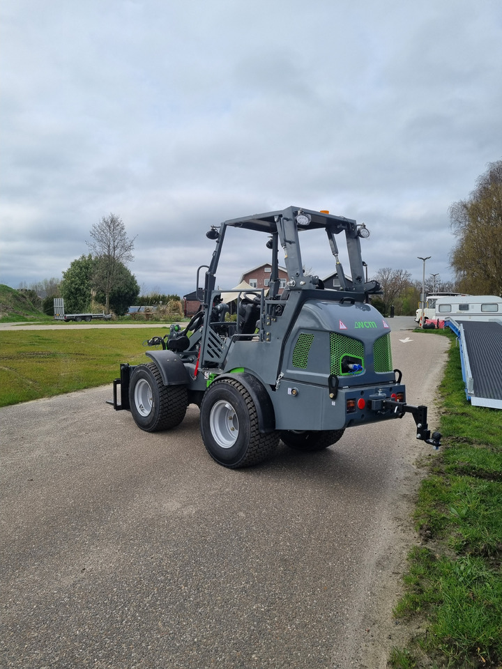 Nový Kolový nakladač WCM L2316: obrázek 14