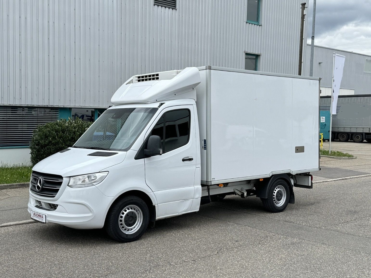 Mercedes-Benz Sprinter 316 Tiefkühl 3,3m TK V-500 MAX Luftgef. - Chladící dodávka: obrázek 3 Mercedes-Benz Sprinter 316 Tiefkühl 3,3m TK V-500 MAX Luftgef. - Chladící dodávka: obrázek 3