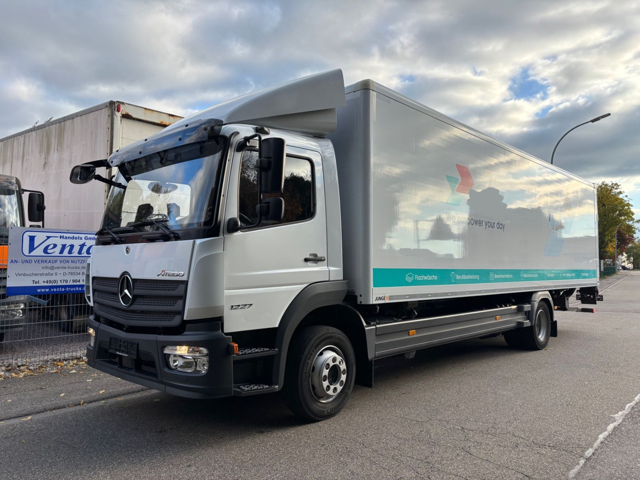 Mercedes-Benz Atego III 1227L, Euro-6, 2xAHK, Klima, Abbiegeas - Skříňový nákladní auto: obrázek 1 Mercedes-Benz Atego III 1227L, Euro-6, 2xAHK, Klima, Abbiegeas - Skříňový nákladní auto: obrázek 1