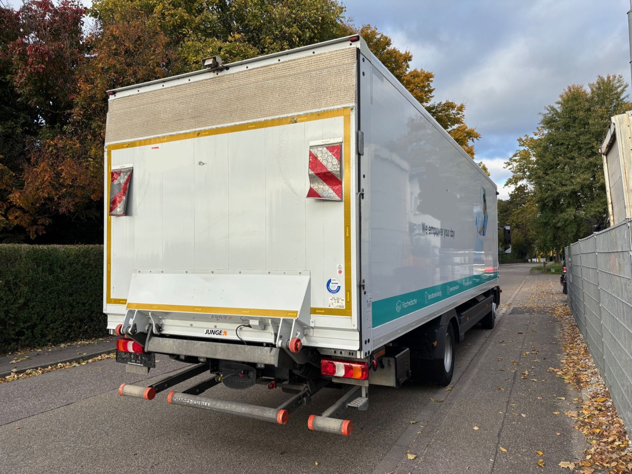 Mercedes-Benz Atego III 1227L, Euro-6, 2xAHK, Klima, Abbiegeas - Skříňový nákladní auto: obrázek 4 Mercedes-Benz Atego III 1227L, Euro-6, 2xAHK, Klima, Abbiegeas - Skříňový nákladní auto: obrázek 4