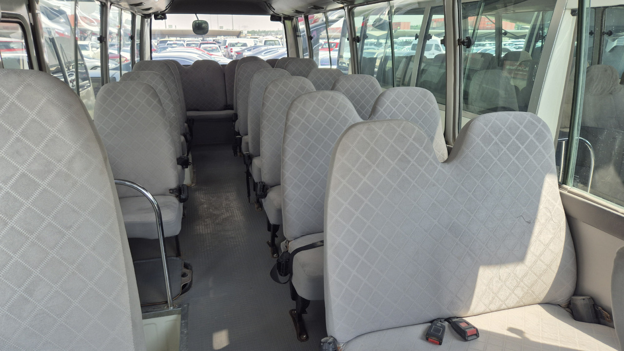 TOYOTA Coaster ... 30 places ... Climatisé - Minibus, Mikrobus: obrázek 3 TOYOTA Coaster ... 30 places ... Climatisé - Minibus, Mikrobus: obrázek 3